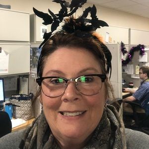 Meet your Posher, Edie